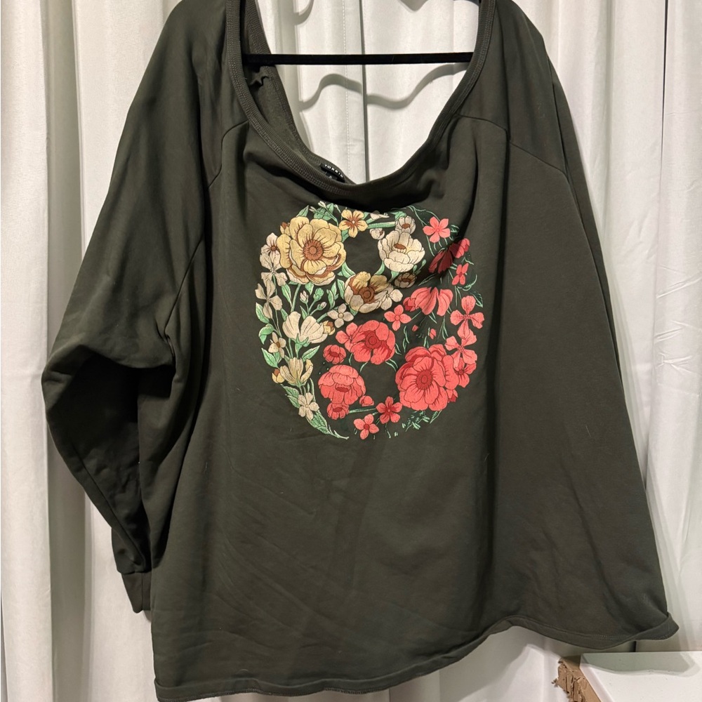 Torrid Dark Green Off-Shoulder Sweatshirt with Floral Ying Yang